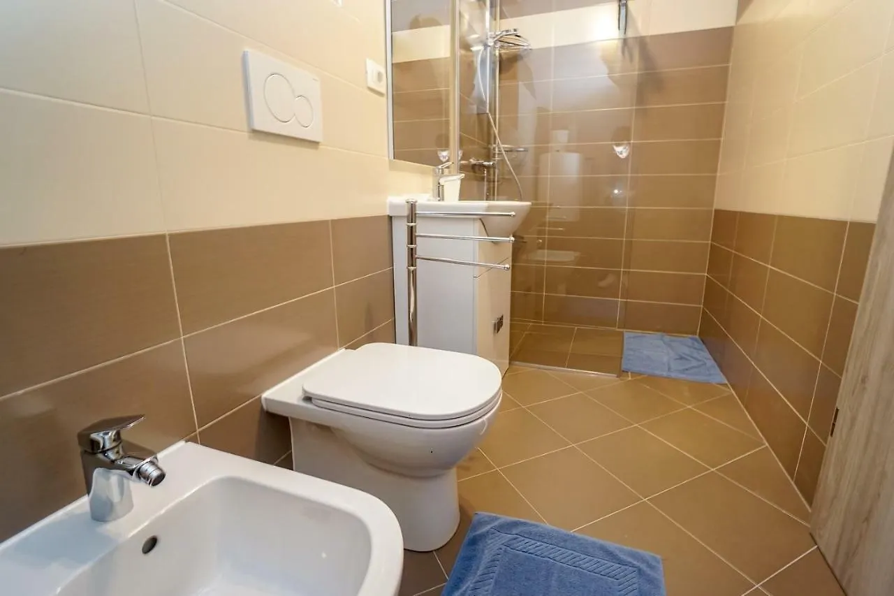 Linda Apartments Zambrattia Savudrija Gasthof